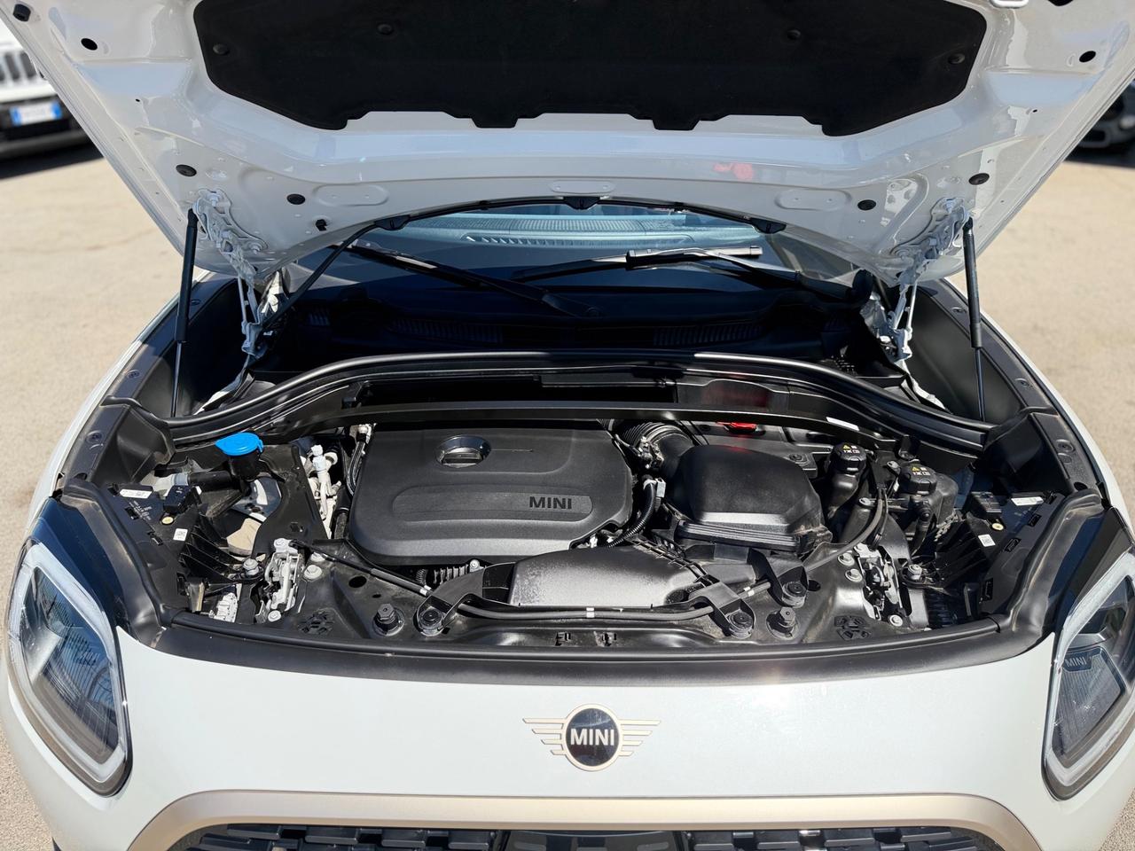 Mini Countryman Favoured 1.5 benzina/hybrida COME NUOVA