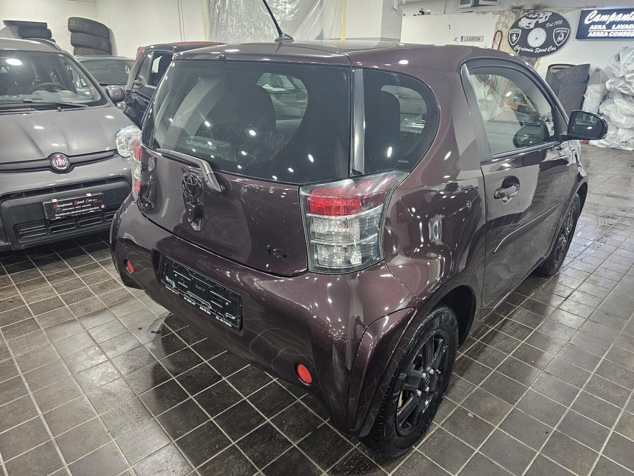NUOVA TOYOTA iQ 1.0 VVT-i SOL 68CV BLACK LINE