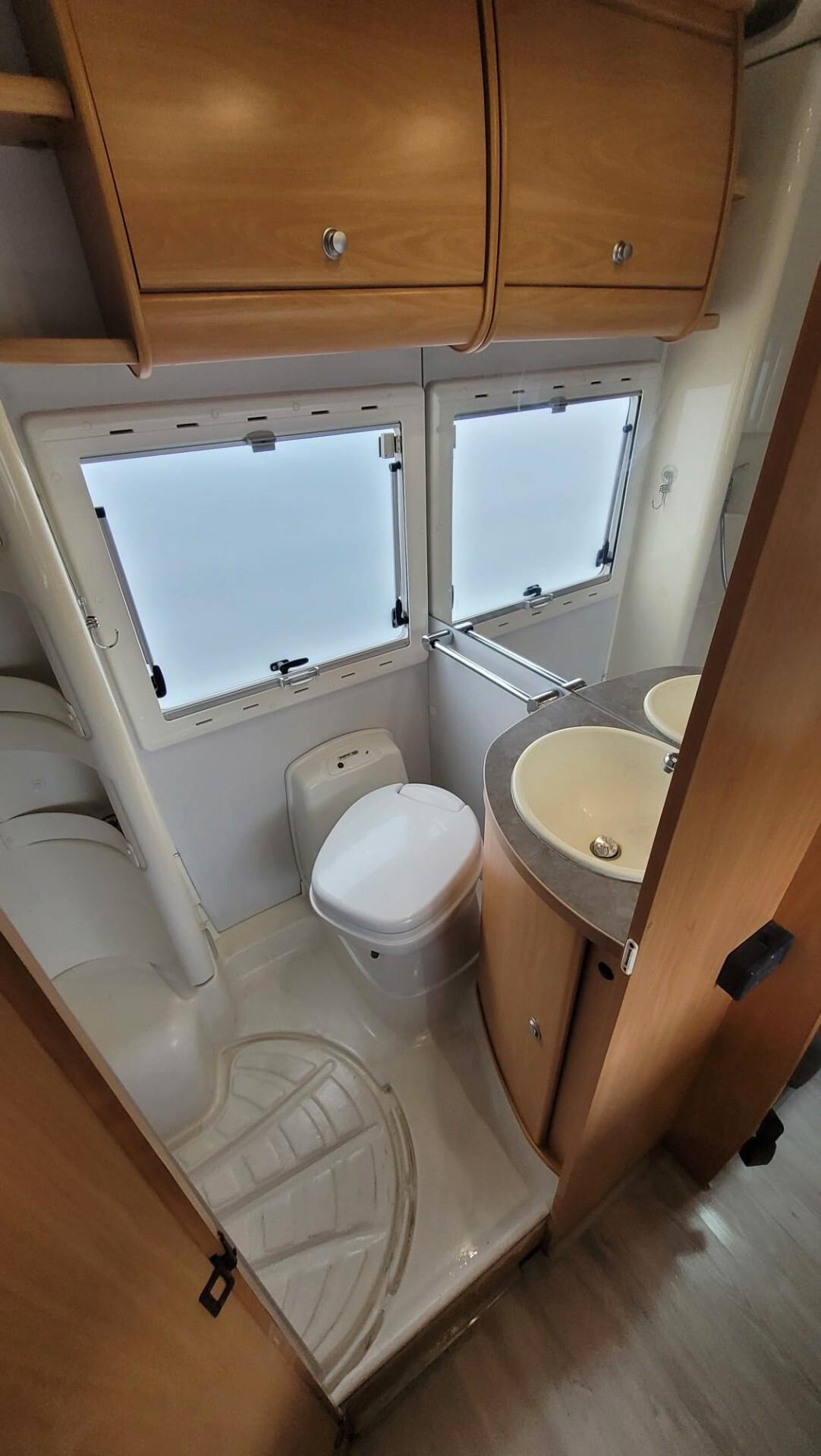 Challenger Mageo 123 Mansardato con letti a castello in coda