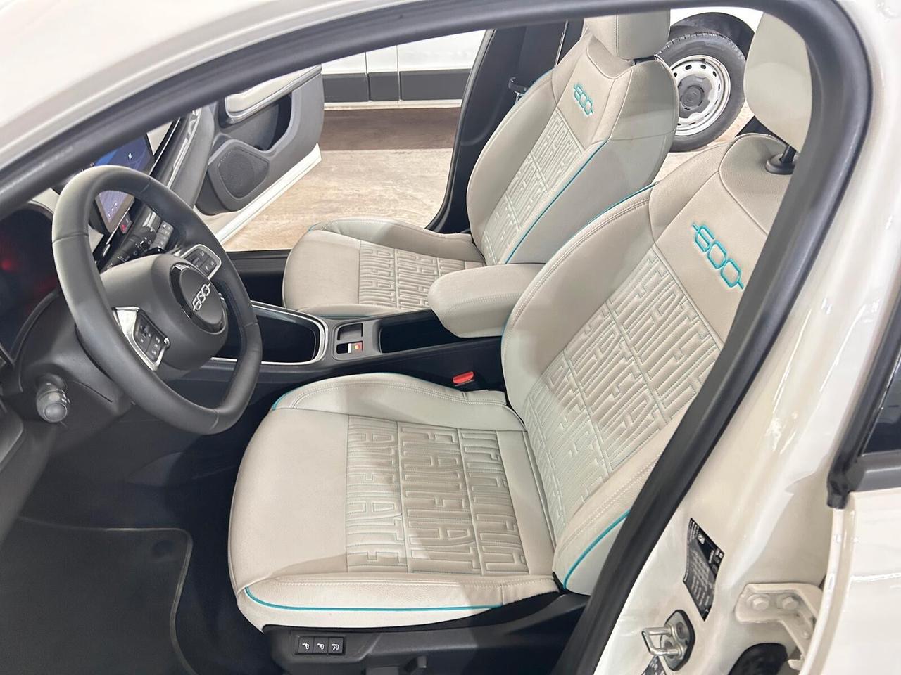 Fiat 600 Hybrid 100 CV DCT MHEV La Prima