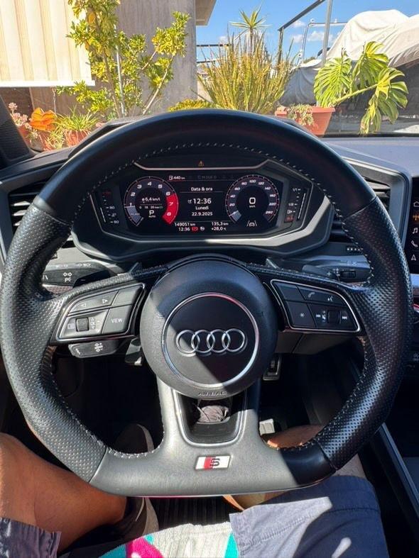 Audi A1 SPB 40 TFSI S tronic Identity Black