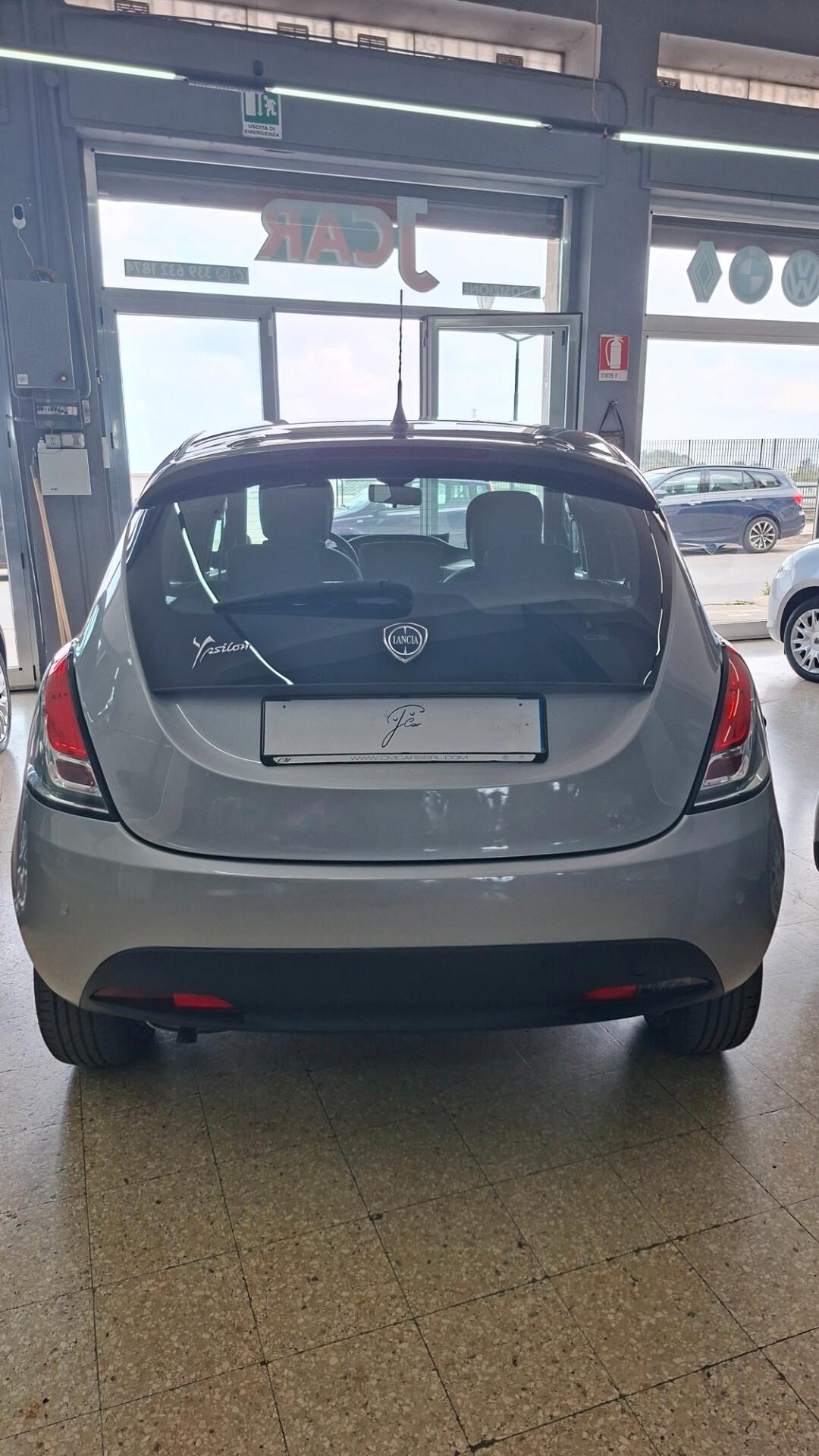 Lancia Ypsilon 1.2 69 CV 5 porte GPL Ecochic Silver