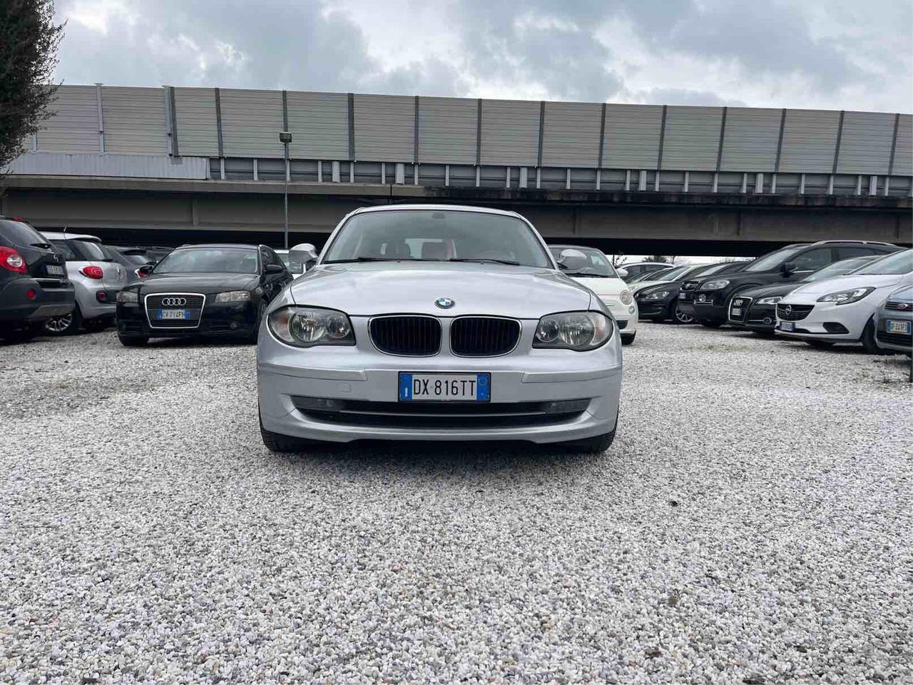 BMW 118 D - 5 PORTE - ELETTA - CAMBIO AUTOMATICO