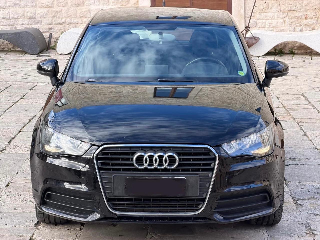 Audi A1 1.6 TDI 90 CV NAVI LED