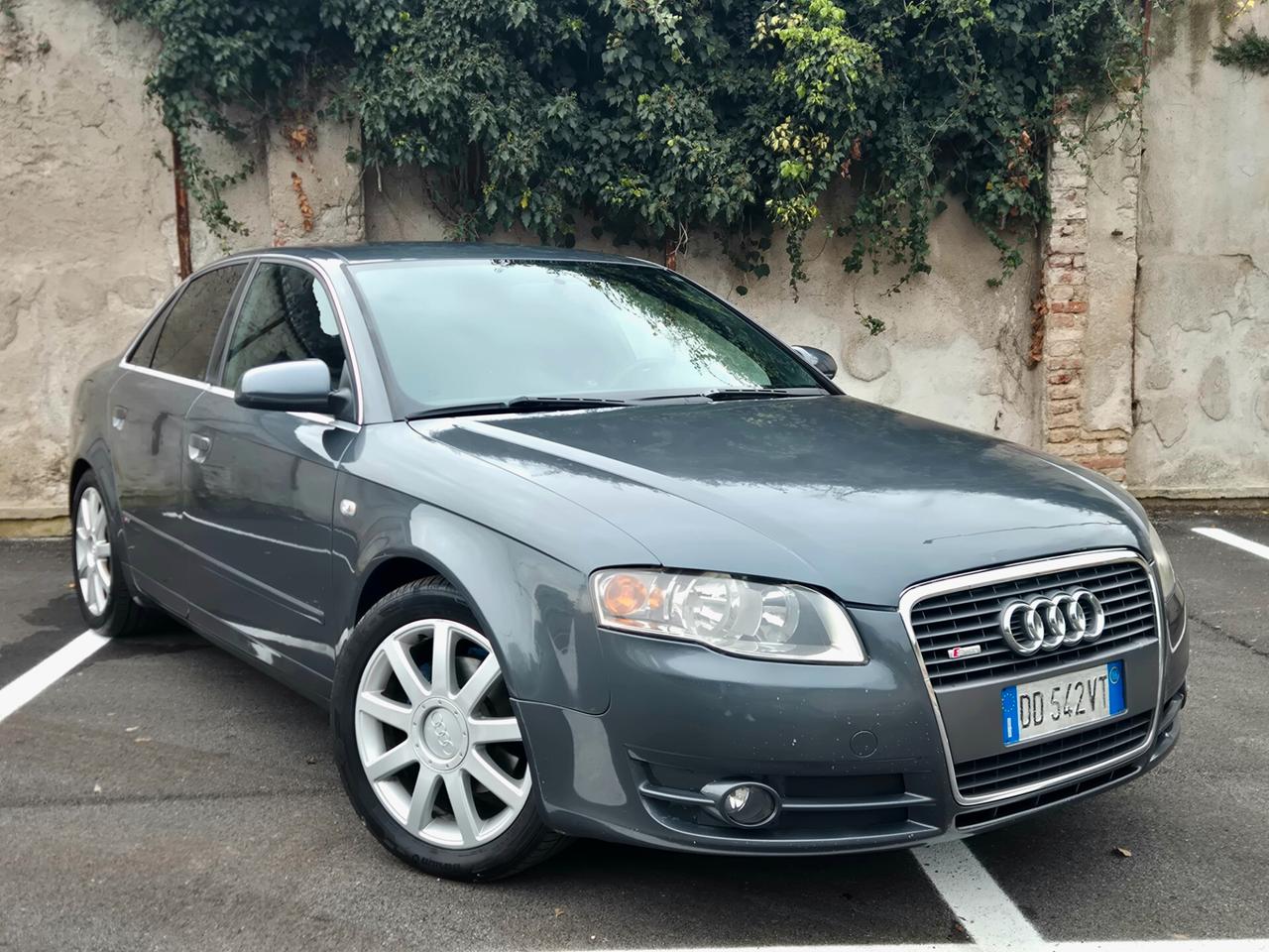 Audi A4 2.0 16V TDI S-Line