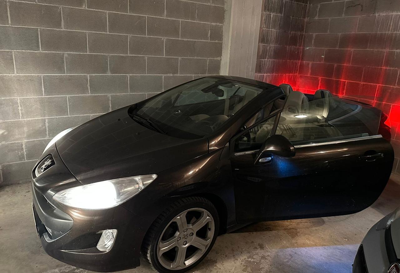 Peugeot 308 1.6 THP 150CV CC Féline
