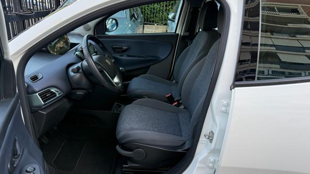 LANCIA Ypsilon 1.0 FIREFLY S&S HYBRID GOLD*R.CAM*CARPLAY*LED*TEL