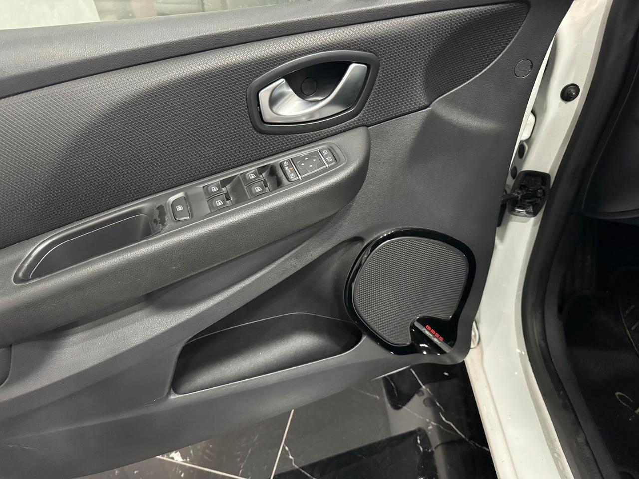 Renault Clio dCi 8V 90CV EDC Start&Stop 5 porte Energy Intens