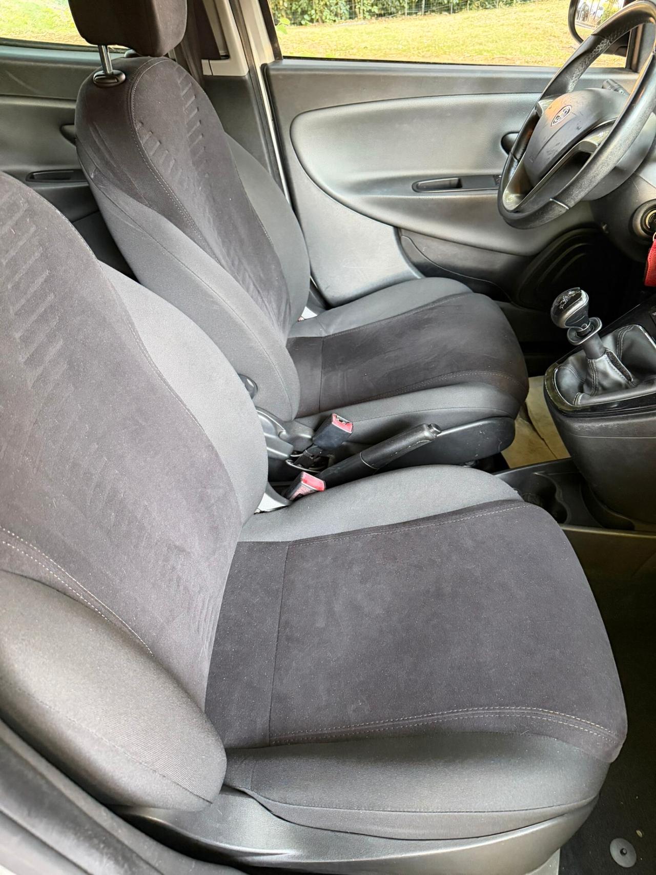 Lancia Ypsilon 1.2 GPL PLATI NUM