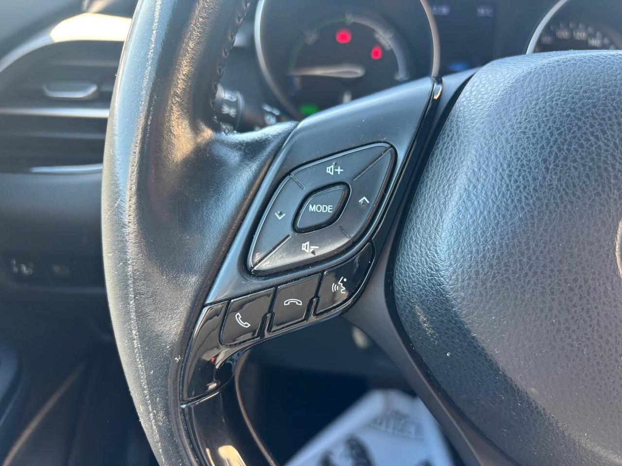 Toyota C-HR 1.8 Hybrid E-CVT Business