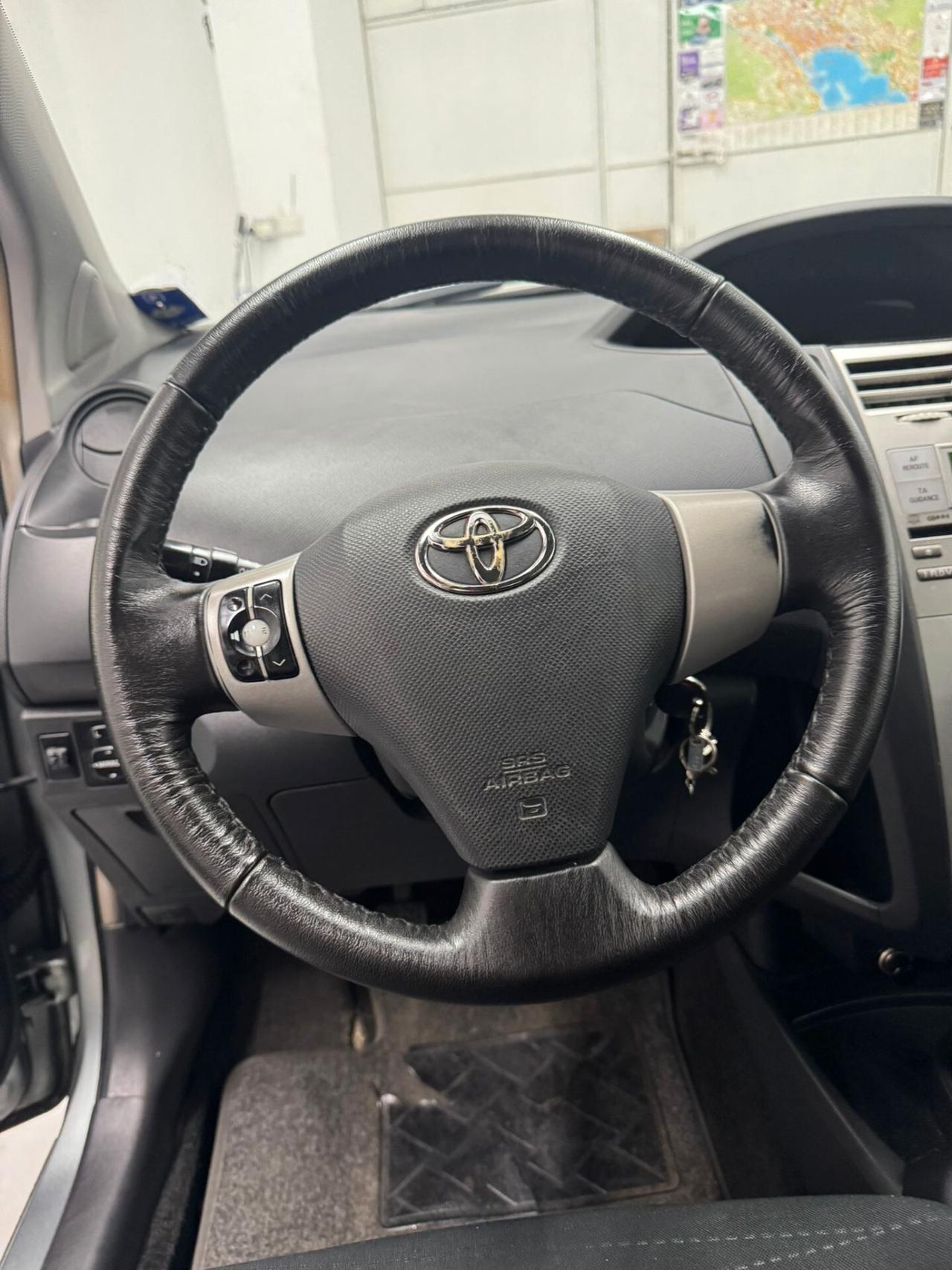 Toyota Yaris 1.0 5 porte Sol