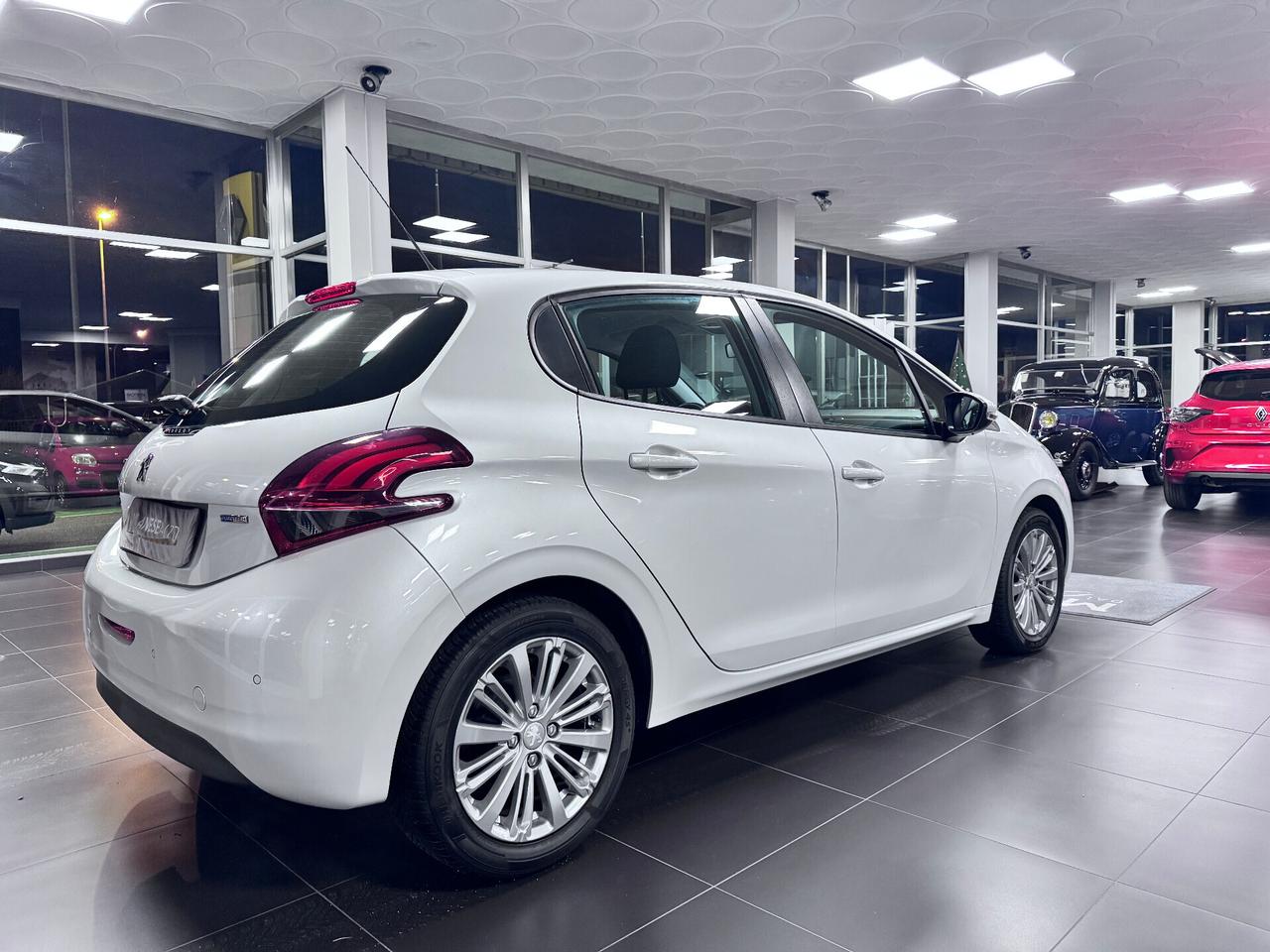 Peugeot 208 PureTech 82 3 porte Allure