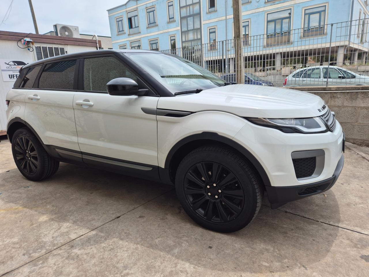 Land Rover Range Rover Evoque 2.0 TD4 150 CV 5p. Pure