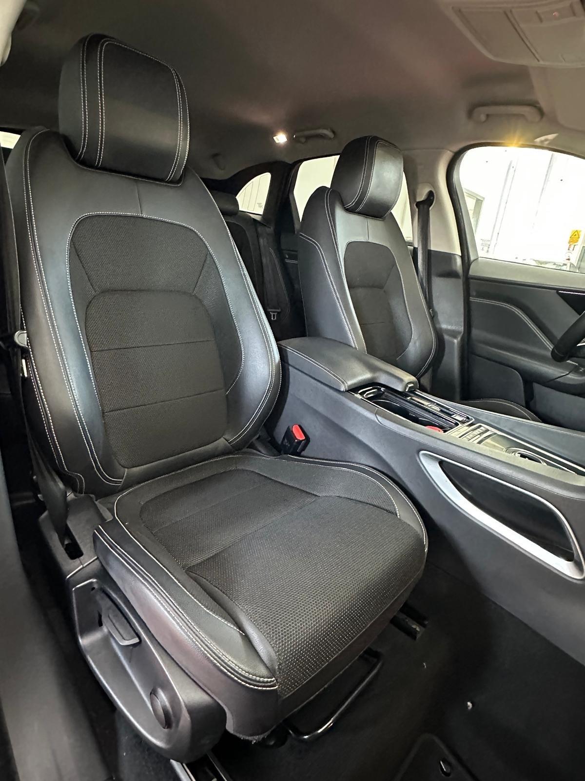 Jaguar F-Pace 2.0 D 180 CV AWD aut. R-Sport