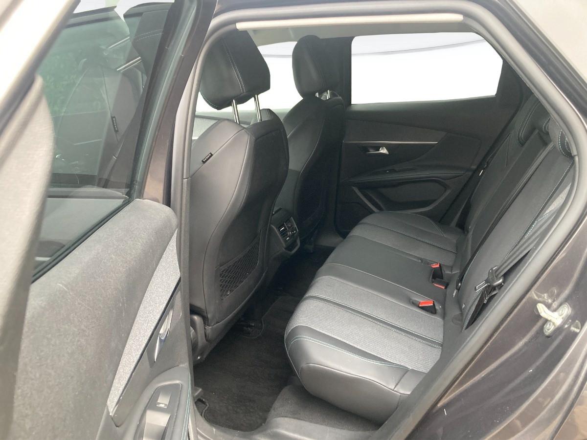 PEUGEOT 3008 1.5 bluehdi Allure Pack 130cv eat8