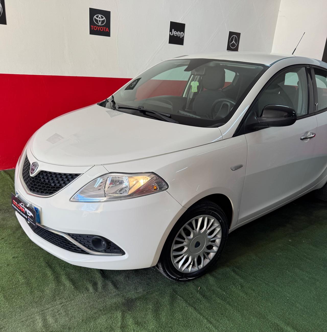 Lancia Ypsilon 1.2 69 CV 5 porte GPL Ecochic Silver
