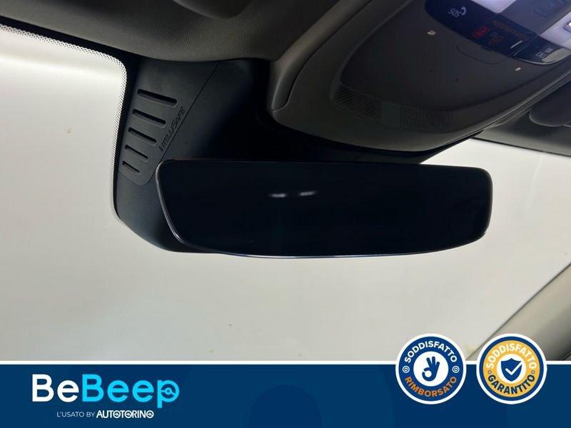 Volvo XC60 2.0 B4 MOMENTUM AWD AUTO