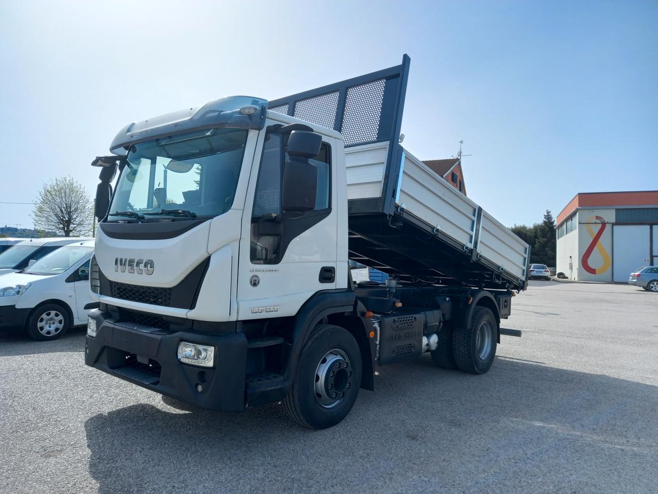 IVECO ML 160E28 - CASSONE RIBALTABILE TRILATERALE "nuovo di fabbrica" (C35)