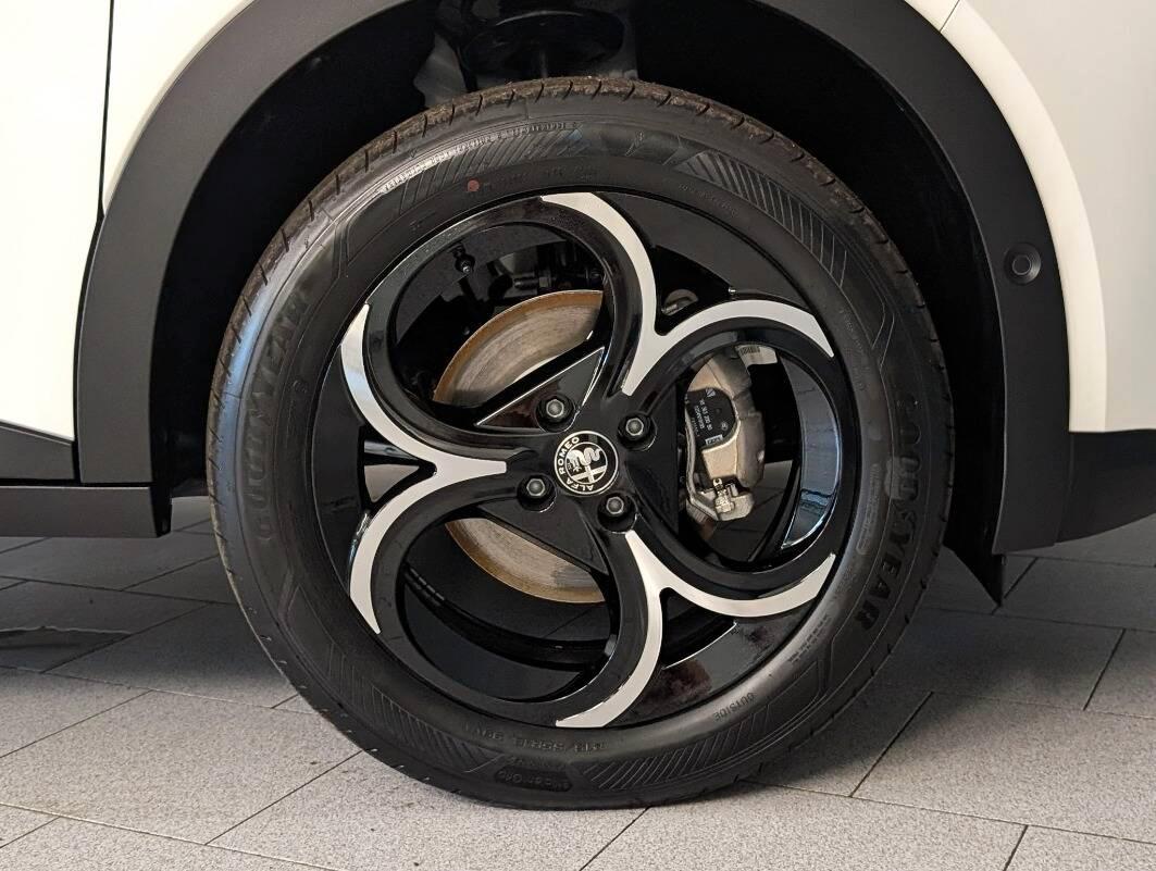 Alfa Romeo Junior 1.2 ibrida Speciale 136cv edct6