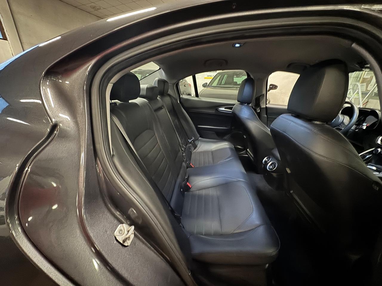 Alfa Romeo Giulia 2.2 Turbodiesel 180 CV AT8 AWD Q4 Super