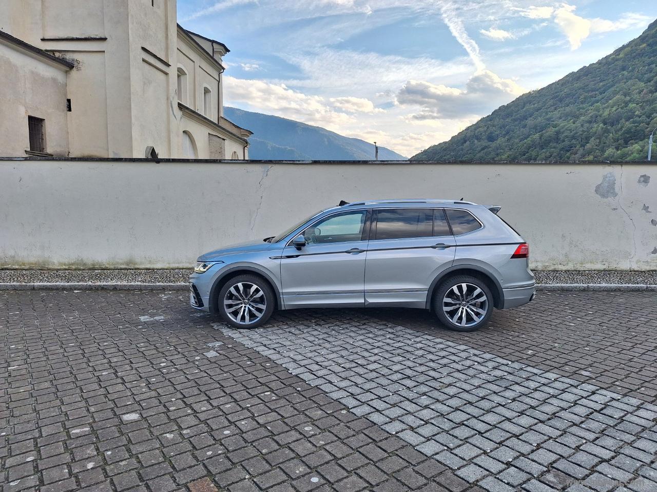 VOLKSWAGEN Tiguan Allsp. 4MOTION R-LINE TETTO PELLE