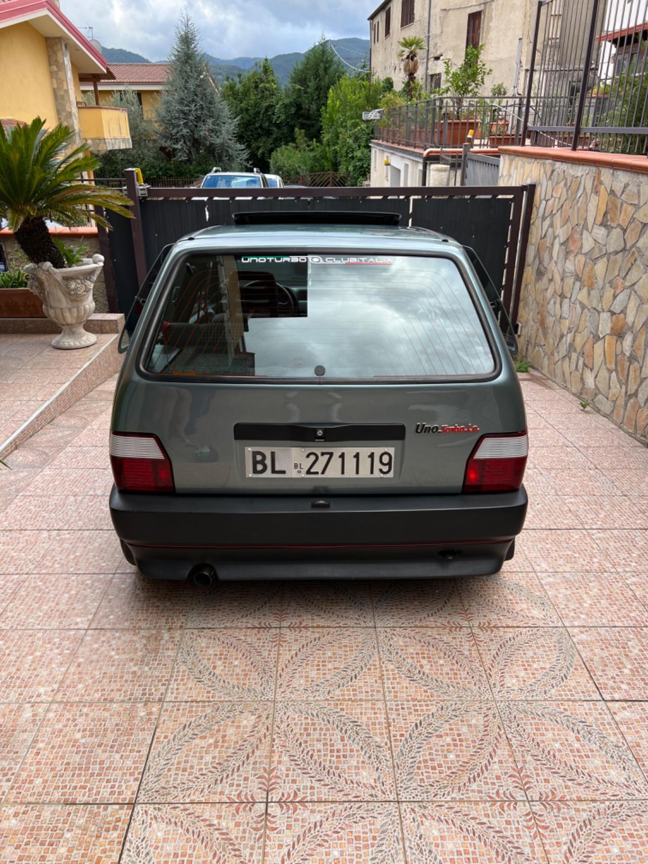 Fiat Uno turbo i.e. Tetto Apribile