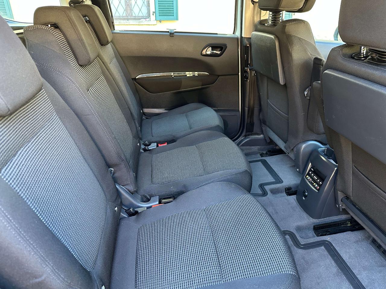 Peugeot 5008 1.6 HDi 112CV Féline