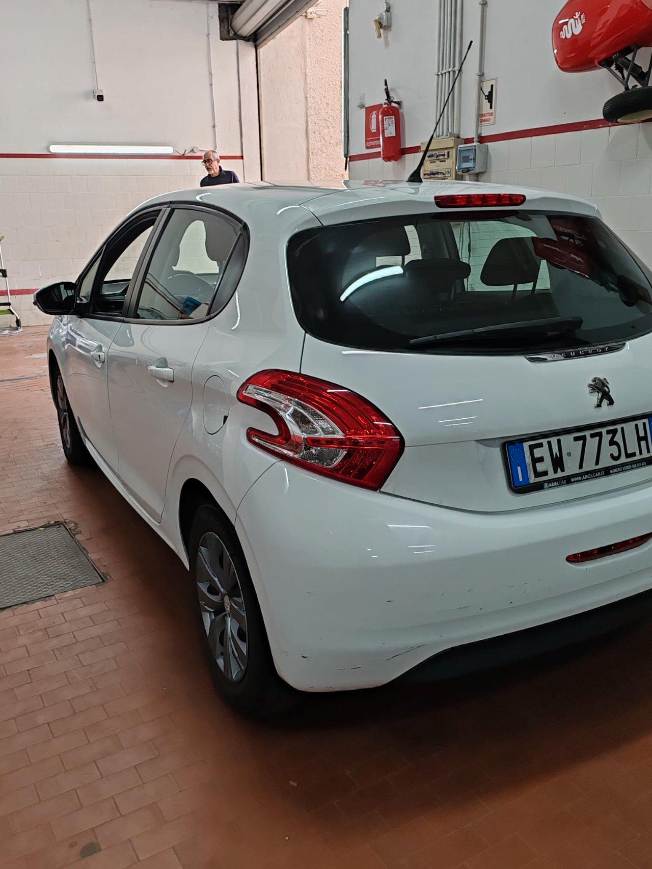 Peugeot 208 1.0 5 PORTE