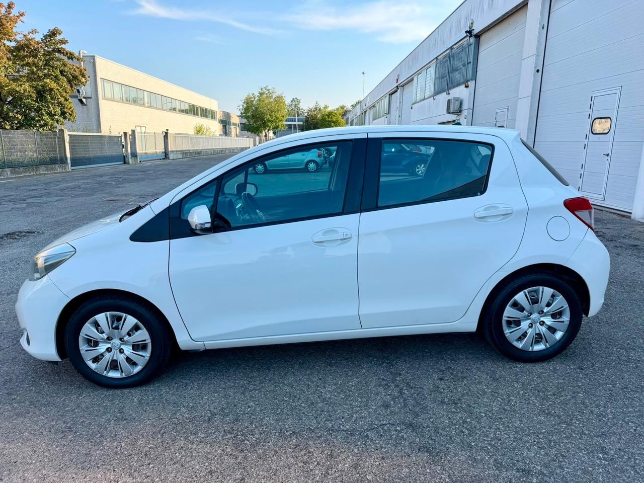 Toyota Yaris 1.0benz 2012 120.000km per neopatentati