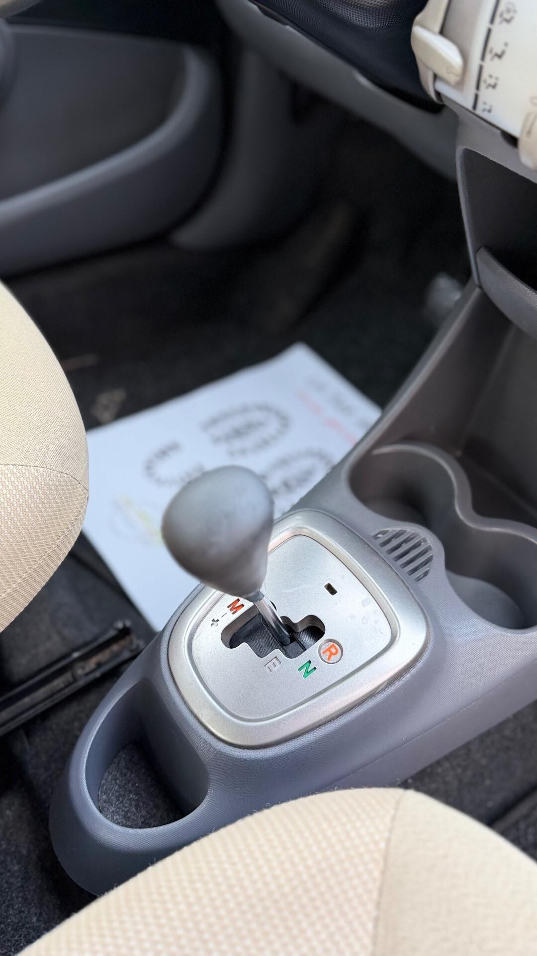 Peugeot 107 1.0 68CV 5p. Sweet Years AUTOMATICA