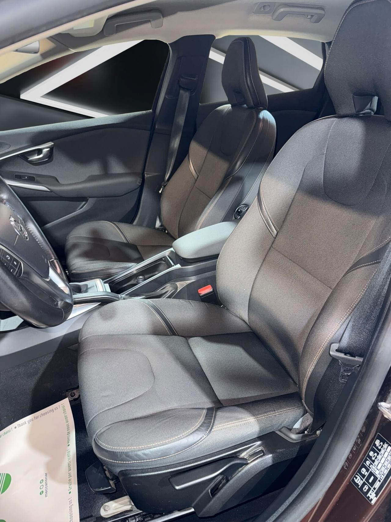 Volvo V40 Cross Country D2 2.0 d2 Momentum geartronic