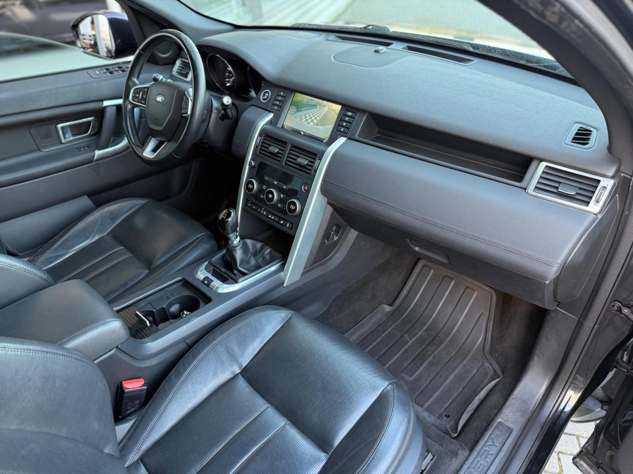 7 POSTI Land Rover Discovery Sport 2.2 TD4 HSE Luxury