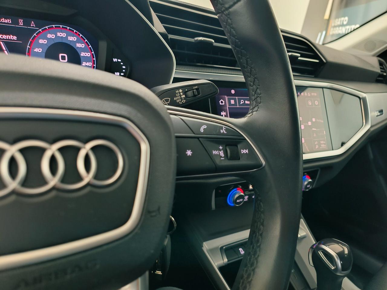 Audi Q3 35 TDI S tronic Business