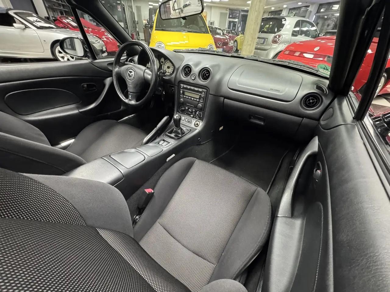 Mazda MX-5 1.6i 16V cat