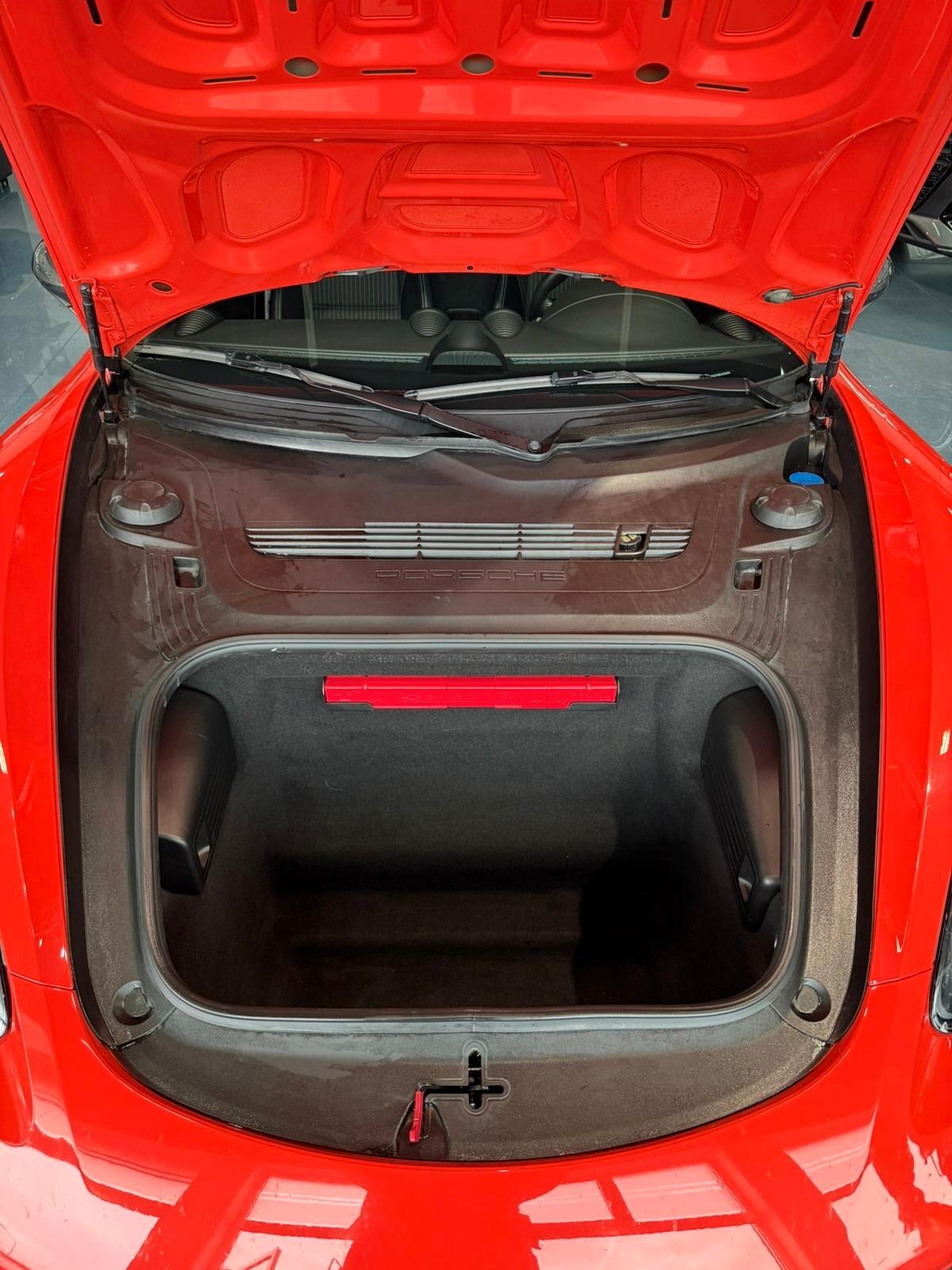 Porsche Cayman 718 T