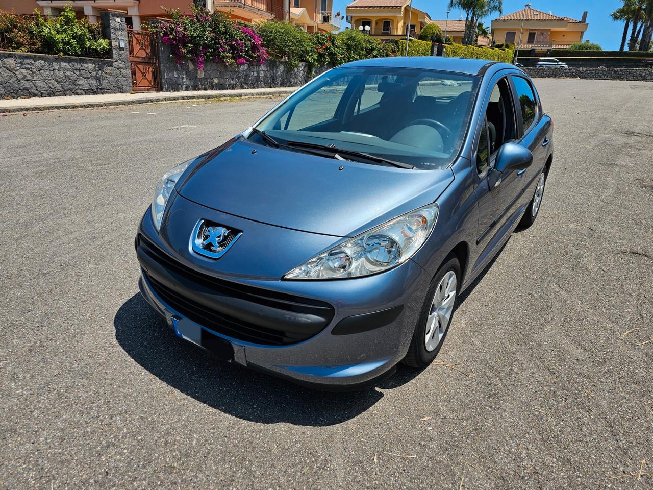 Peugeot 207 1.4 8V 75CV 5p. ONE Line