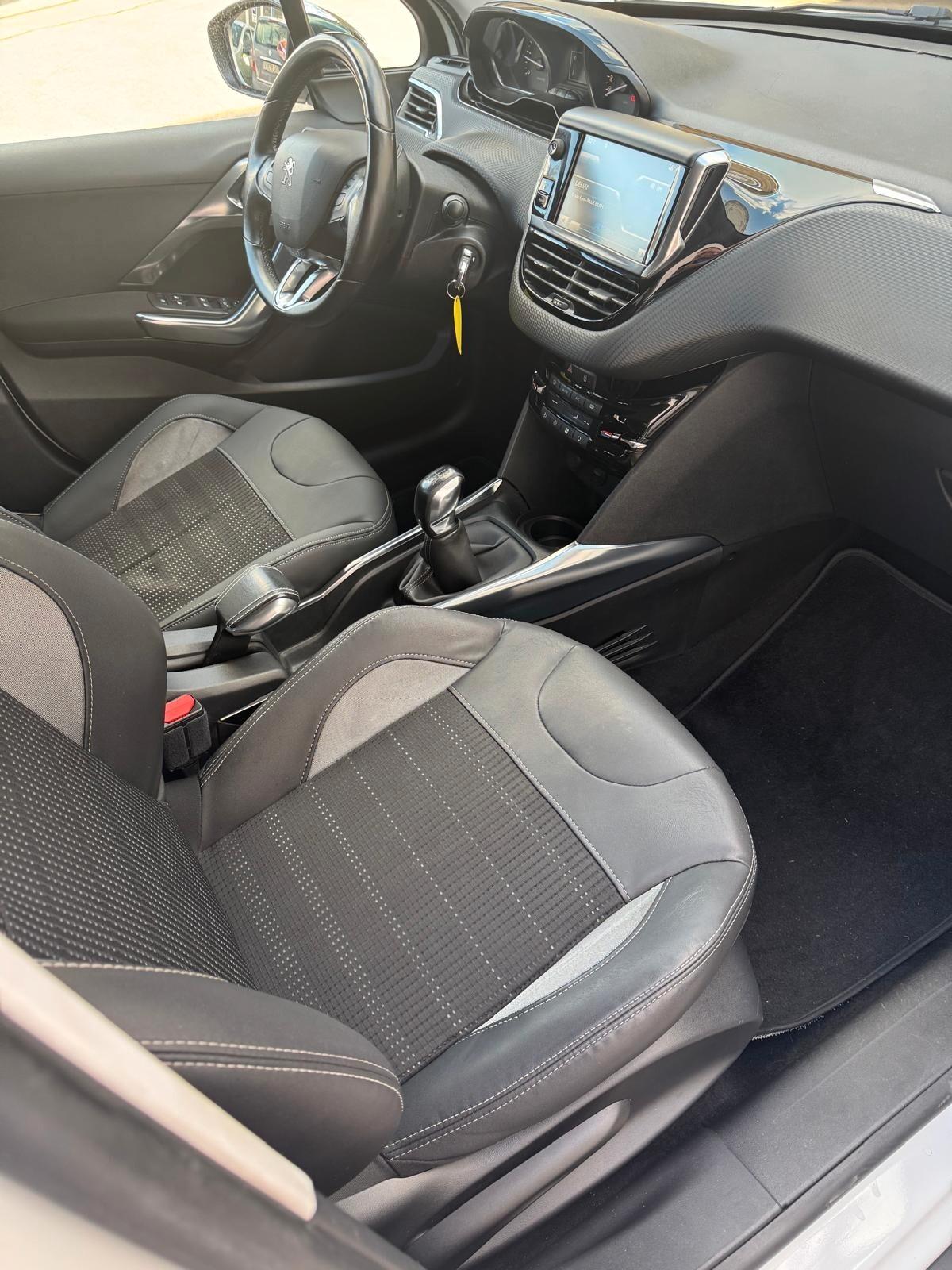 Peugeot 2008 1.6 e-HDi 92 CV Stop&Start Allure