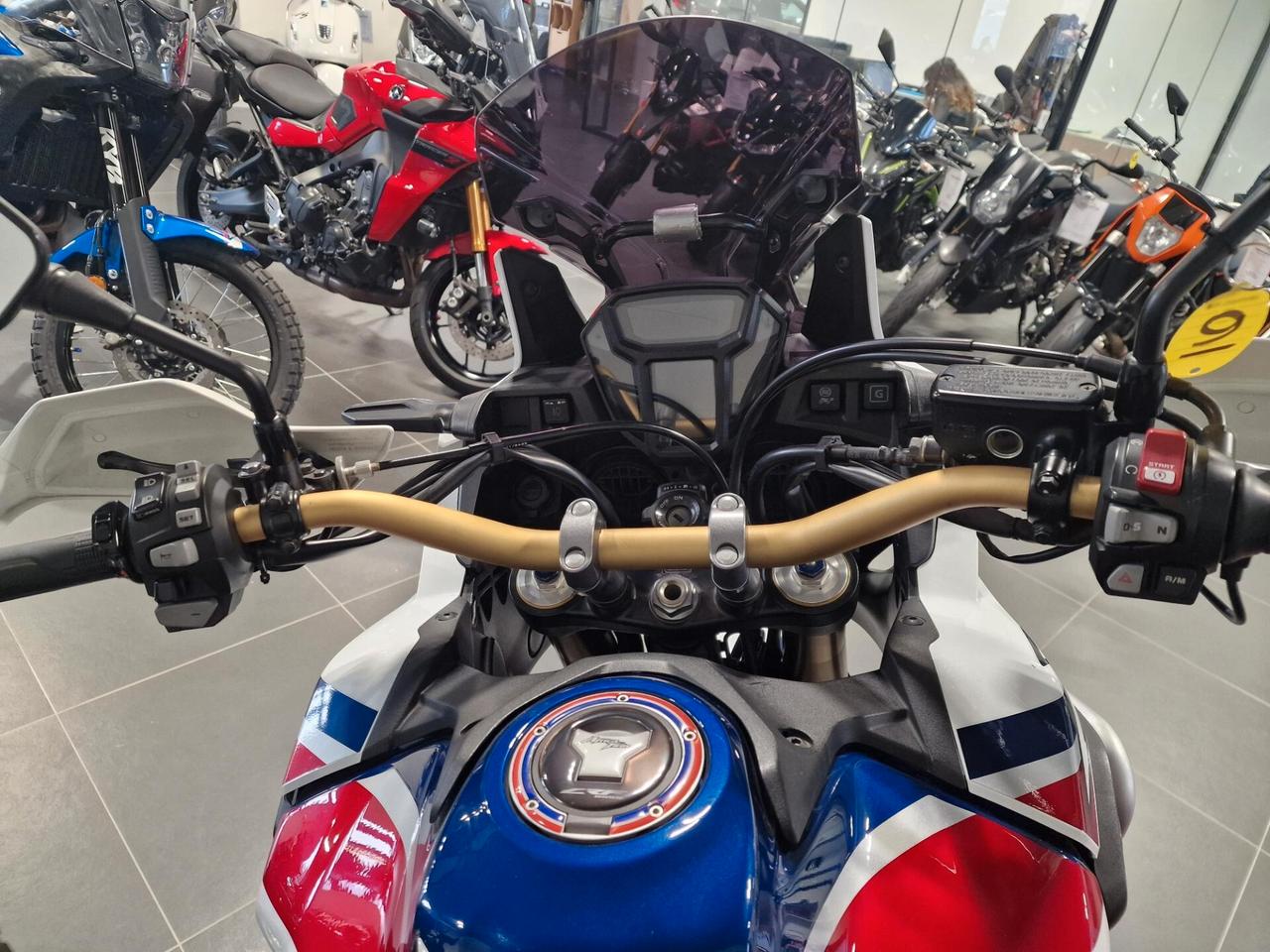 Honda CRF1000L Africa Twin DCT Tricolor