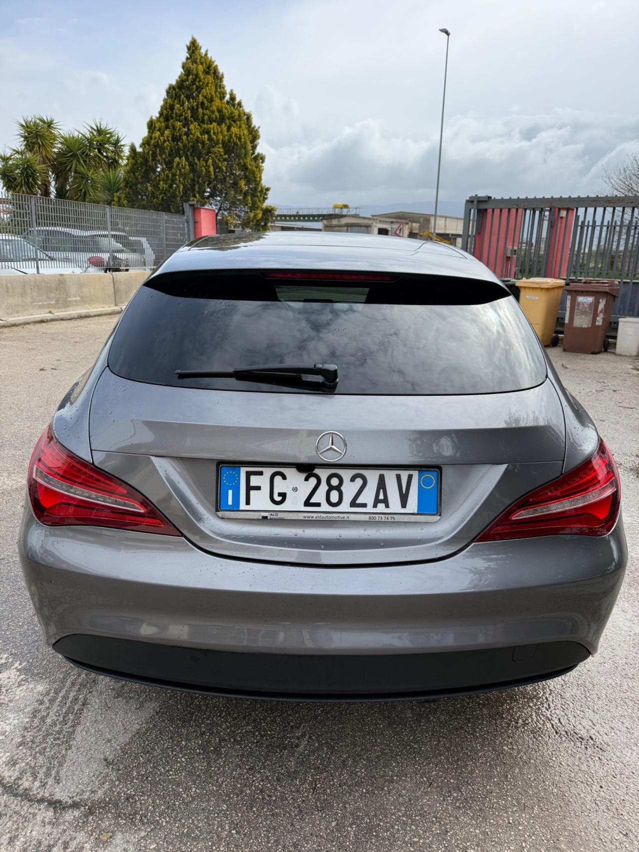 Mercedes-benz CLA 180 d Premium