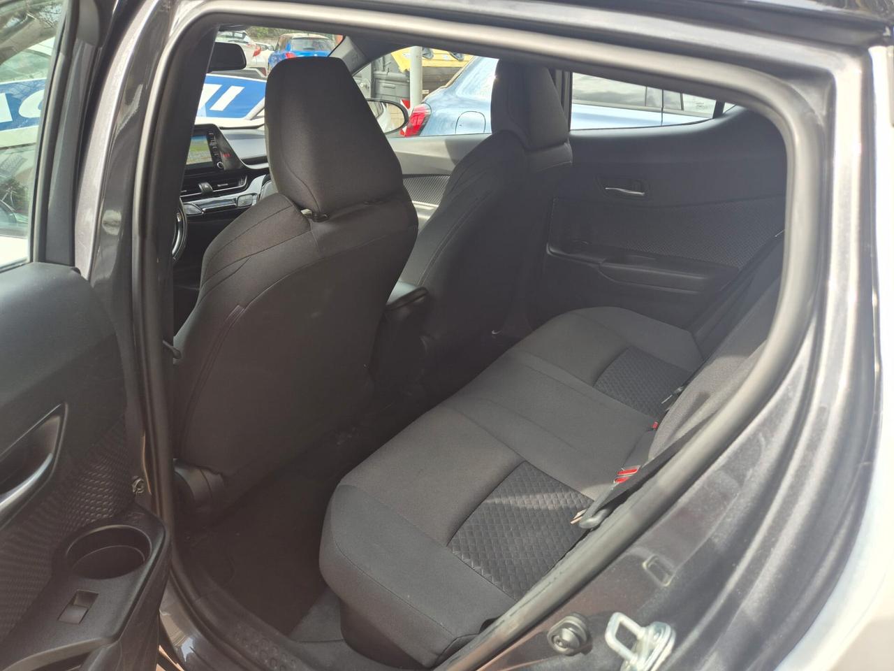 Toyota C-HR 1.8 Hybrid E-CVT Business