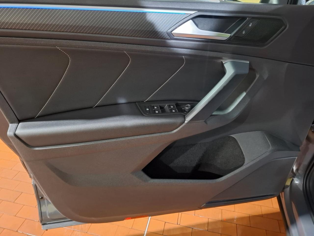 Volkswagen Tiguan 2.0 TDI 150 CV SCR DSG 4MOTION R-Line full optional