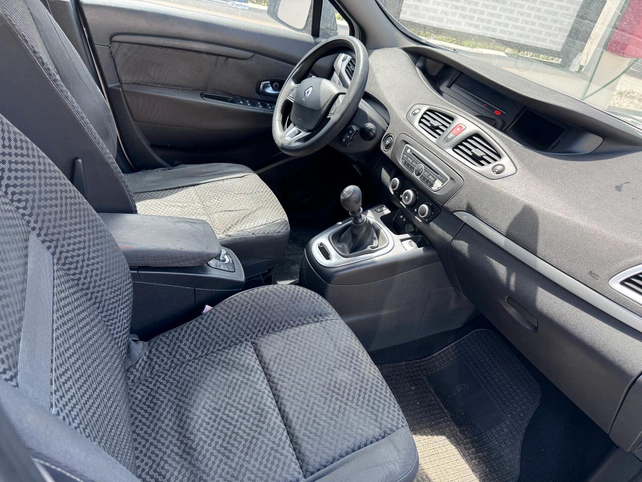 Renault Scenic 1.5 dci Dynamique 110cv