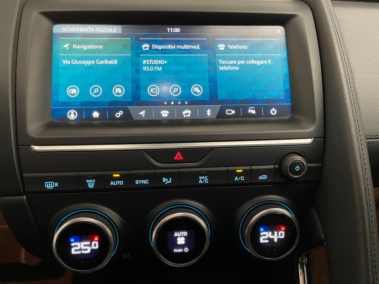 Jaguar E-Pace Dynamic 2.0 i4 awd 200cv auto-LEGGI SOTTO