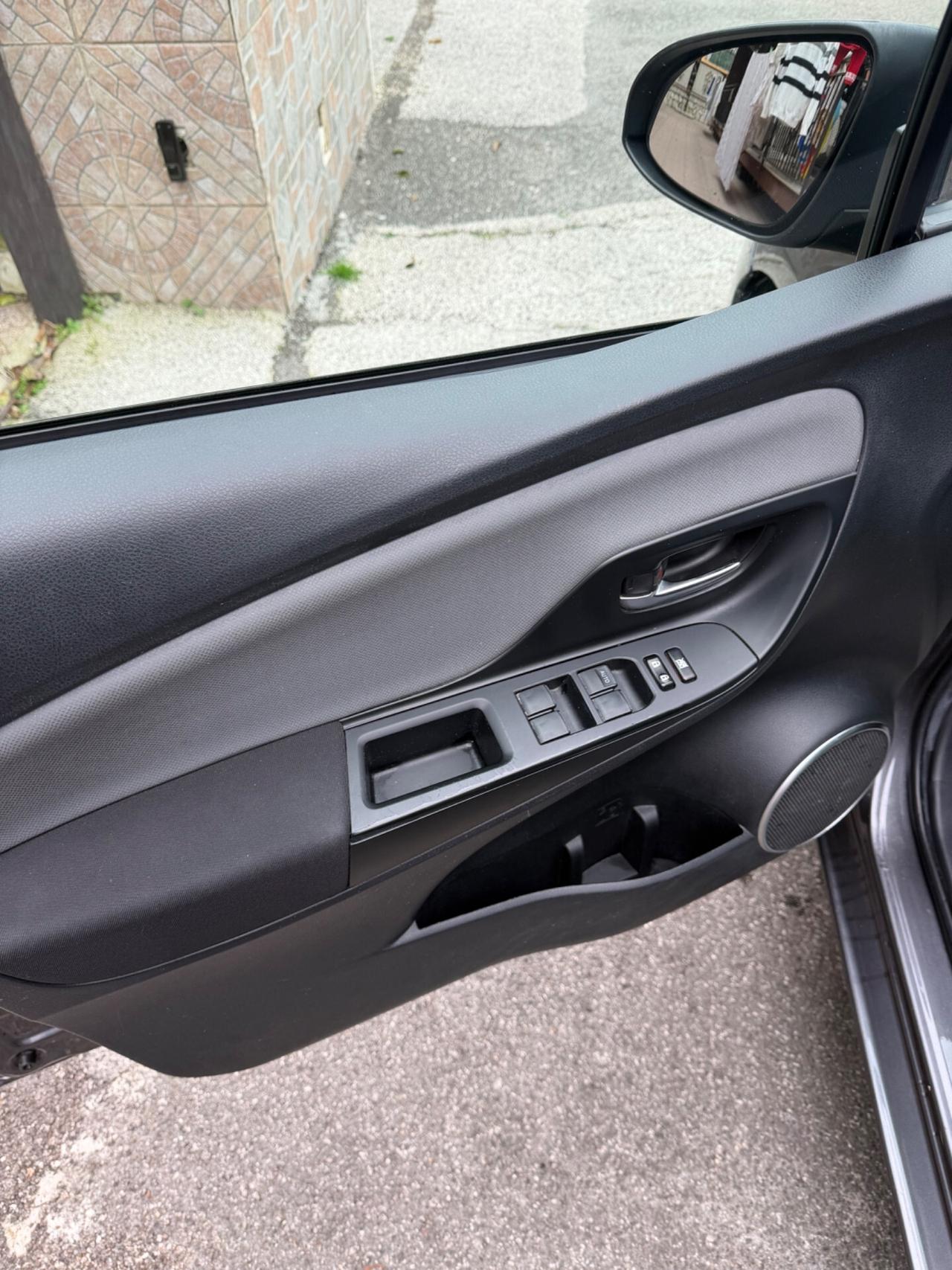 Toyota Yaris 1.5 Hybrid 5 porte Active