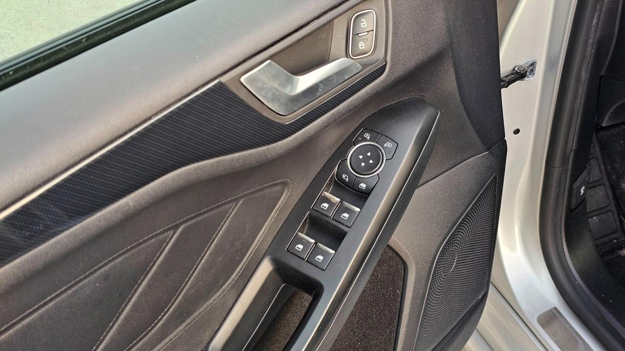 Ford Focus 1.5 diesel 120 CV 5p. ST-Line