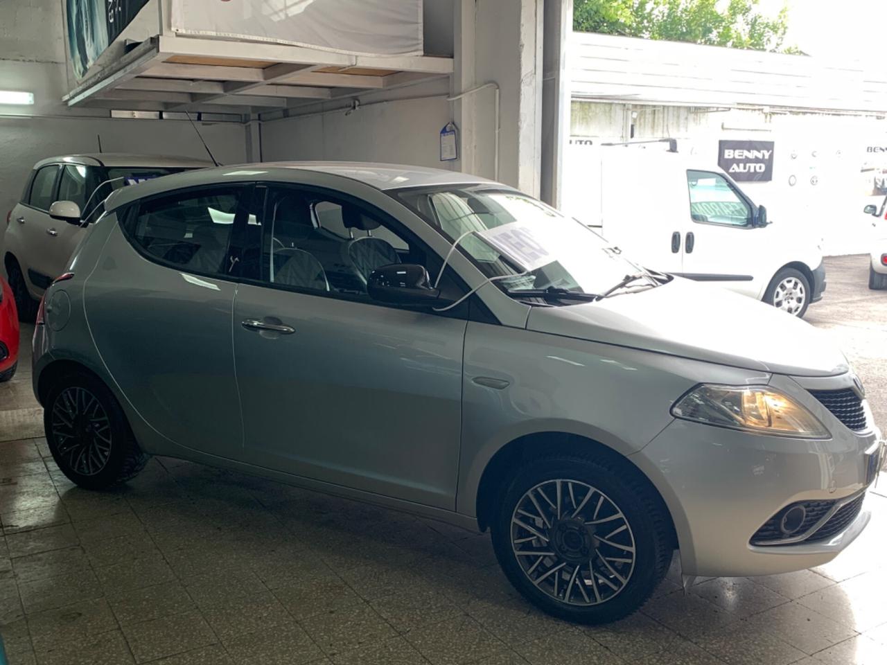 Lancia Ypsilon 1.2 69 CV 5 porte GPL Ecochic Platinum