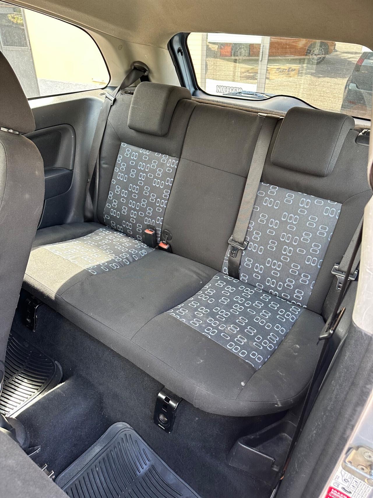 Ford Fiesta 1.4 TDCi 3p. Ghia ok neopatentati