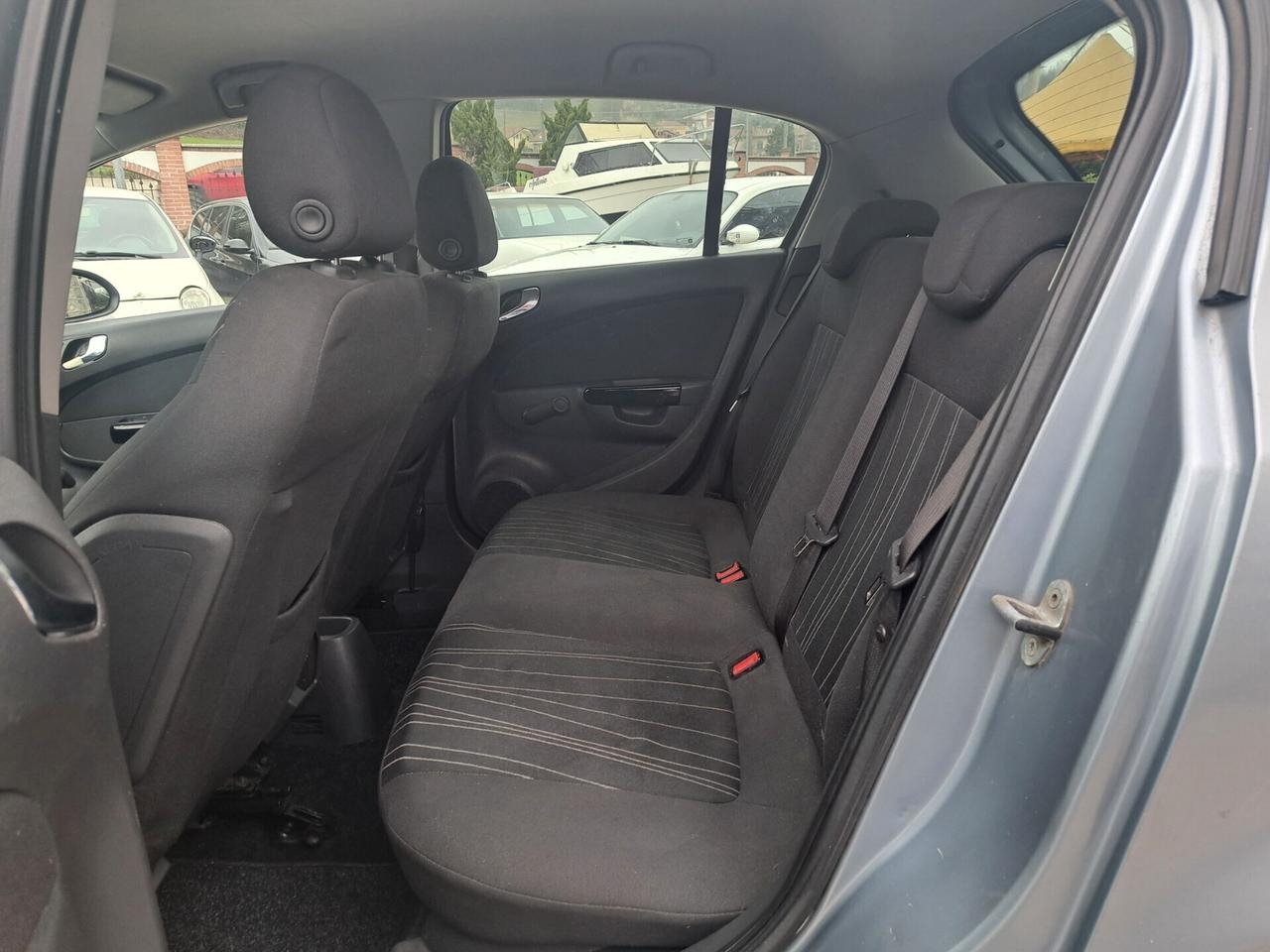 Opel Corsa 1.2 5 porte Club