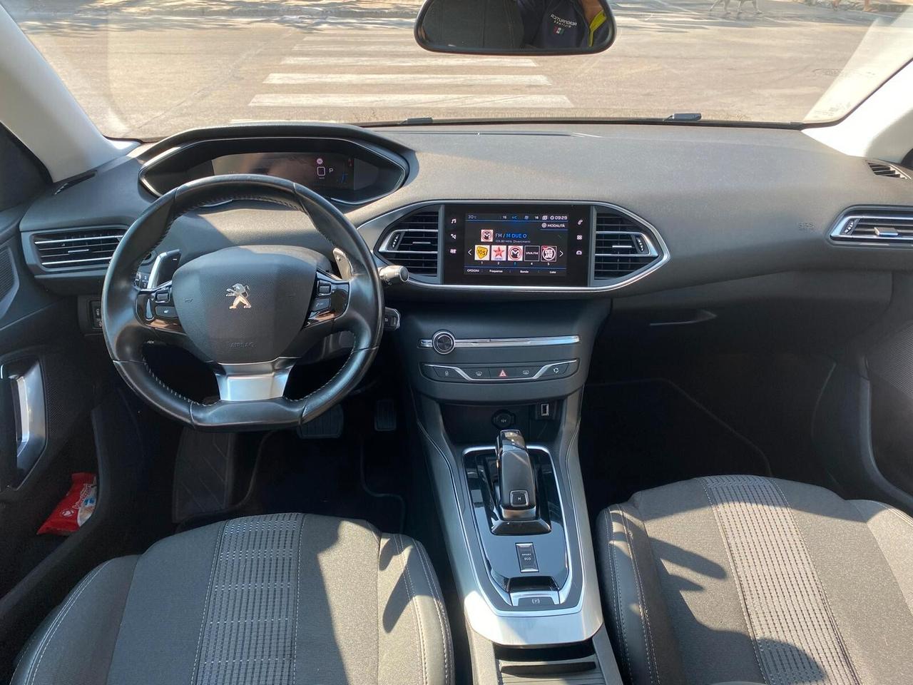 Peugeot 308 blue hdi 1.5 allure