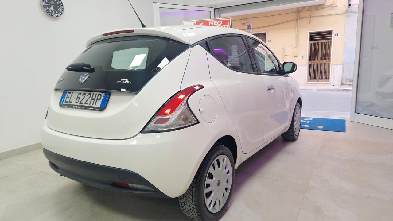 Lancia Ypsilon 1.2 69 CV 5 porte S&S Gold